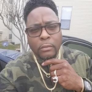 Meet your Posher, Larry